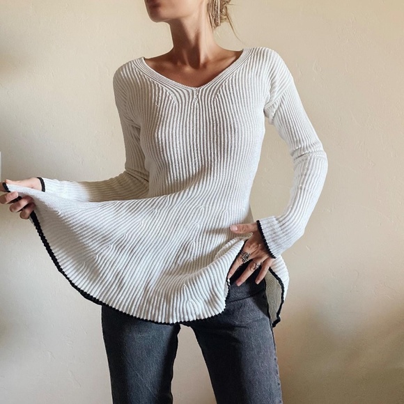 Chic Armani Sweater Dress/Top - Picture 6 of 8